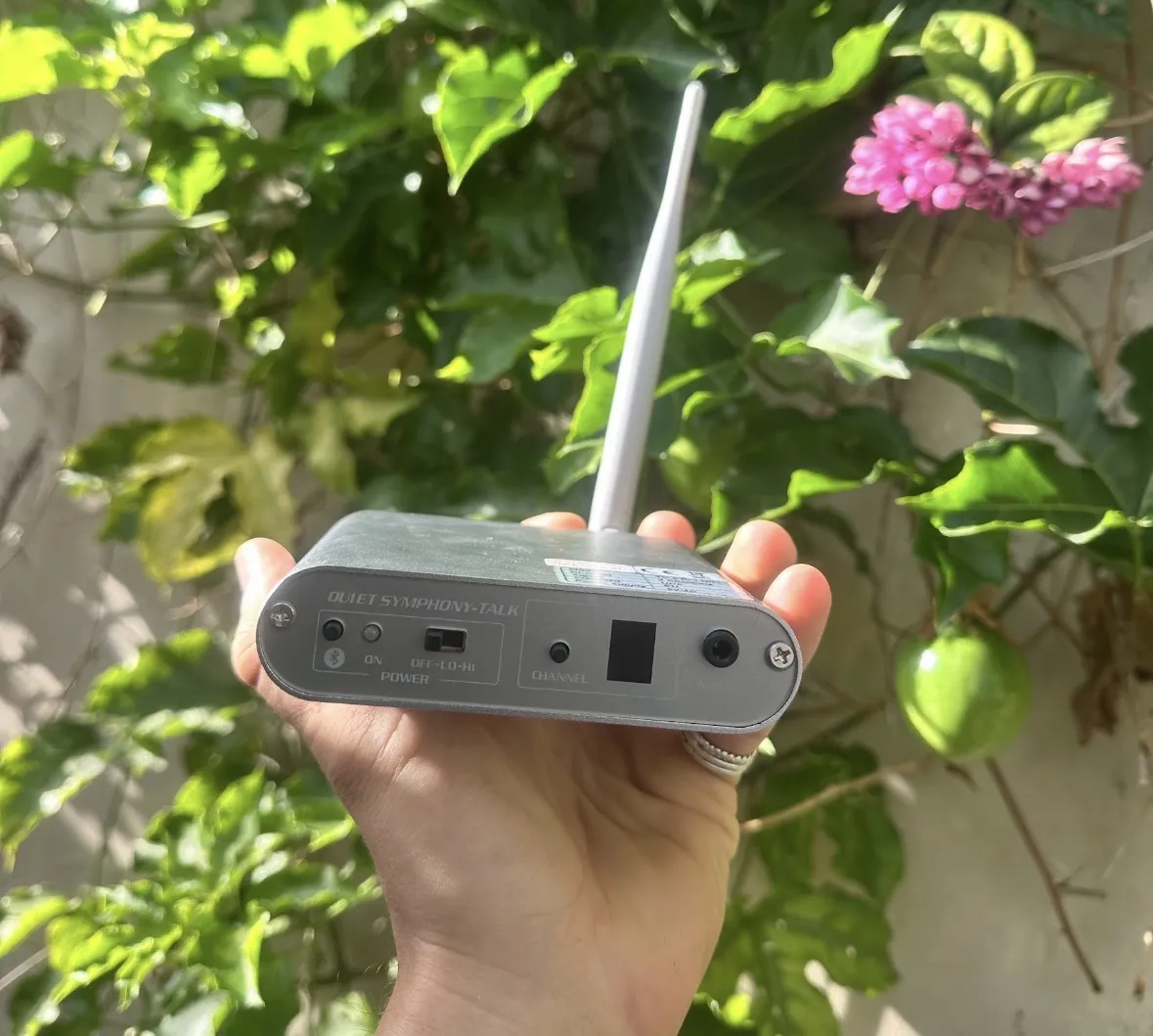 Professional silent disco transmitter with 500m range and 3 channels